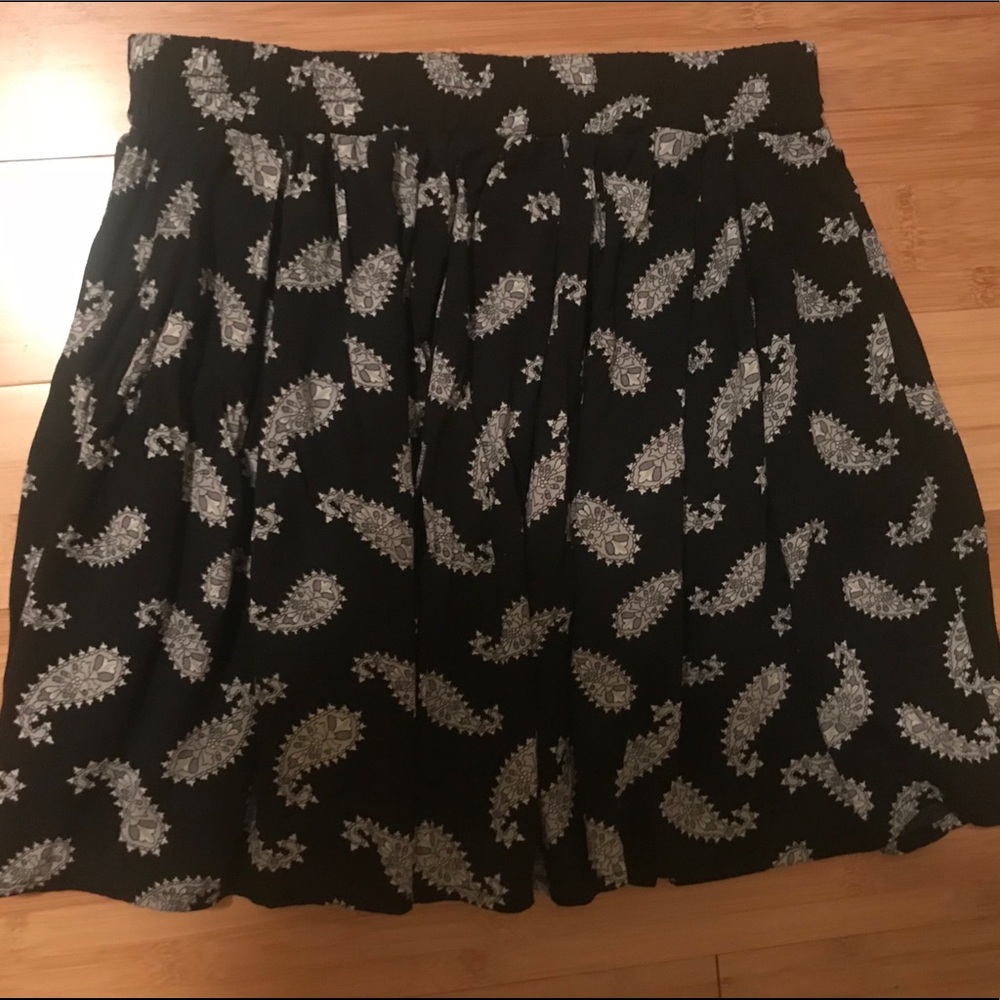 Brandy Melville paisley flowy skirt